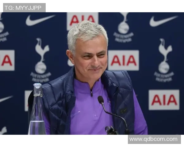 《谁是足坛巨星你来猜 让我们一起揭开足球传奇的面纱》 《谁是足坛巨星你来猜 让我们一起揭开足球传奇的面纱》