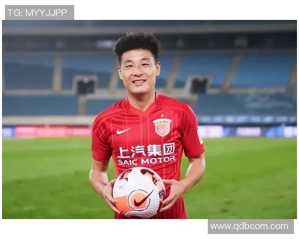 中国足球球星身价分析与影响因素研究 未来发展潜力展望