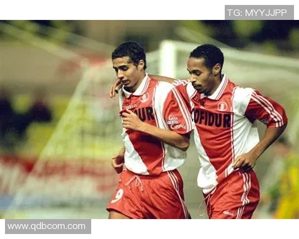 亨利足球球星卡价值分析及收藏潜力深度解析