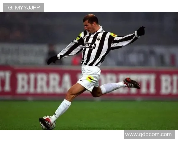 足球天才Emo：从街头少年到绿茵场传奇的成长之路